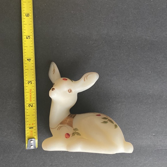 Vintage Fenton Deer Twining Ivory Satin Glass Christmas Hand Painted Gold Collar - Picture 9 of 9